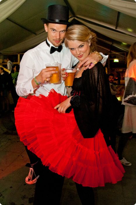 Öhltält - Yardfunkers & Karaoke