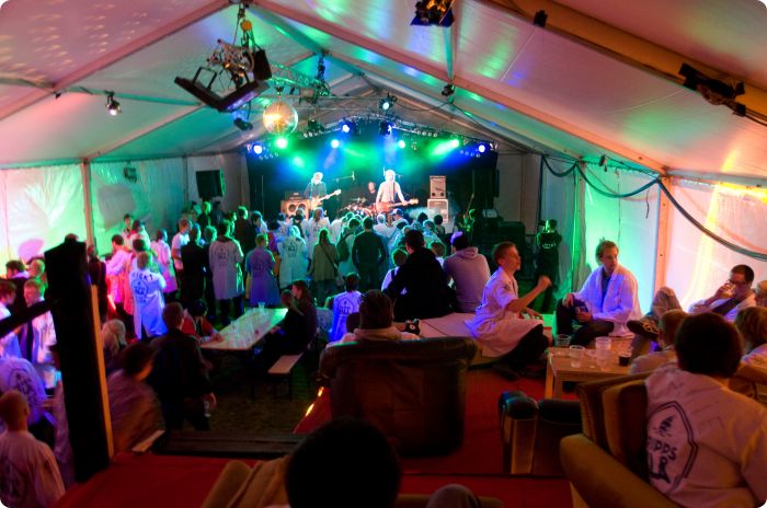 Öltältet - Serenade for June