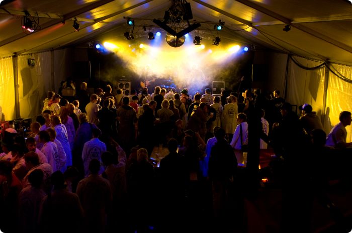 Öltältet - Serenade for June