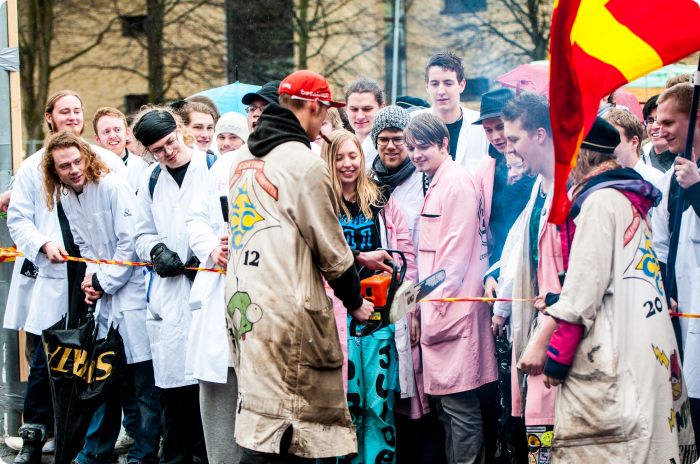 Cortègen: Byggdag 1