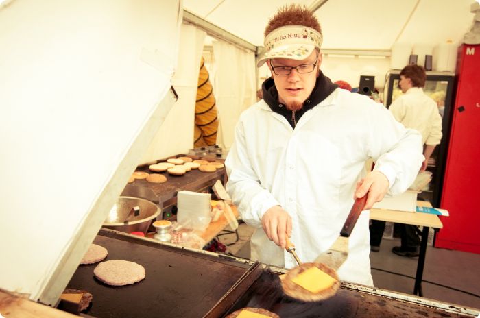 Cortègen: Byggdag 1