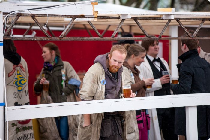 Cortègen: Byggdag 1