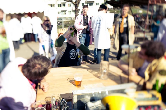 Cortègen: Byggdag 4