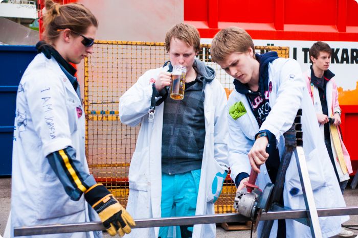 Cortègen: Byggdag 6