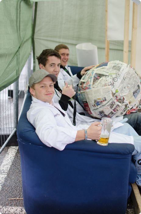 Cortègen: Byggdag 7