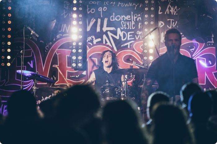 Halloweenkalas: Neverstore, Smash into pieces, Mash up international