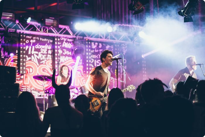 Halloweenkalas: Neverstore, Smash into pieces, Mash up international