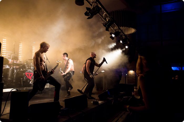 Halloweenkalas: Neverstore, Smash into pieces, Mash up international