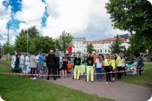 Metalyoga och kundvagnrace