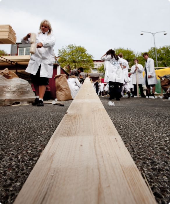 Cortègen: Byggdag 8