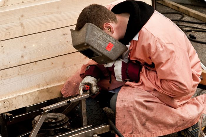 Cortègen: Byggdag 9