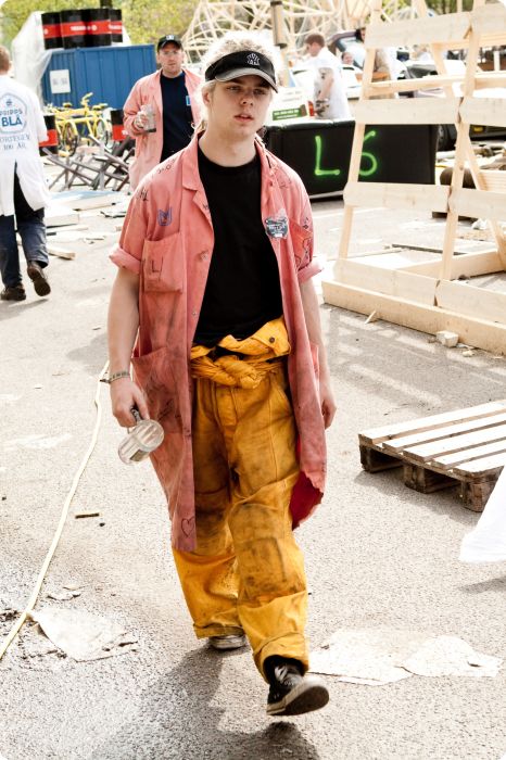 Cortègen: Byggdag 9