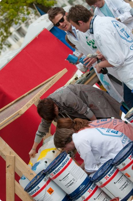 Cortègen: Byggdag 9