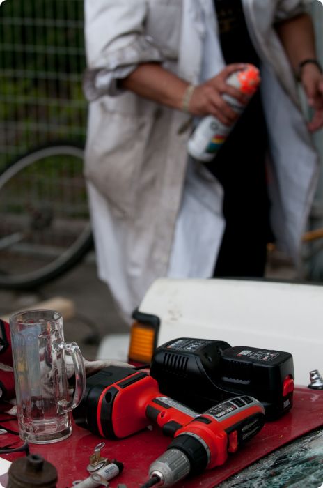 Cortègen: Byggdag 9