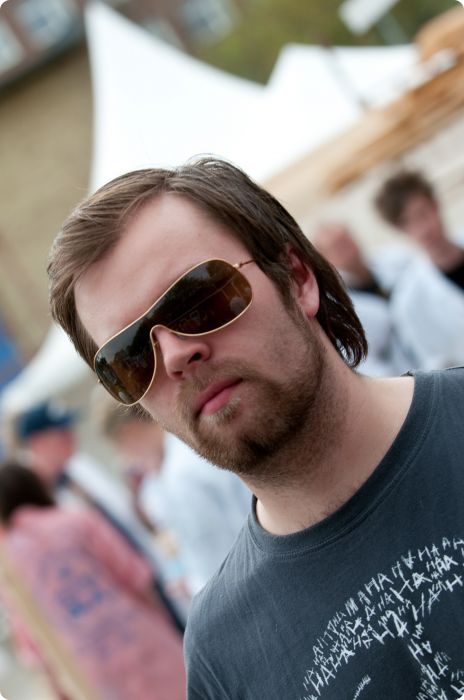 Cortègen: Byggdag 9