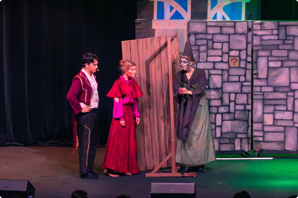 Spexetföreställning Gauss & Kalas